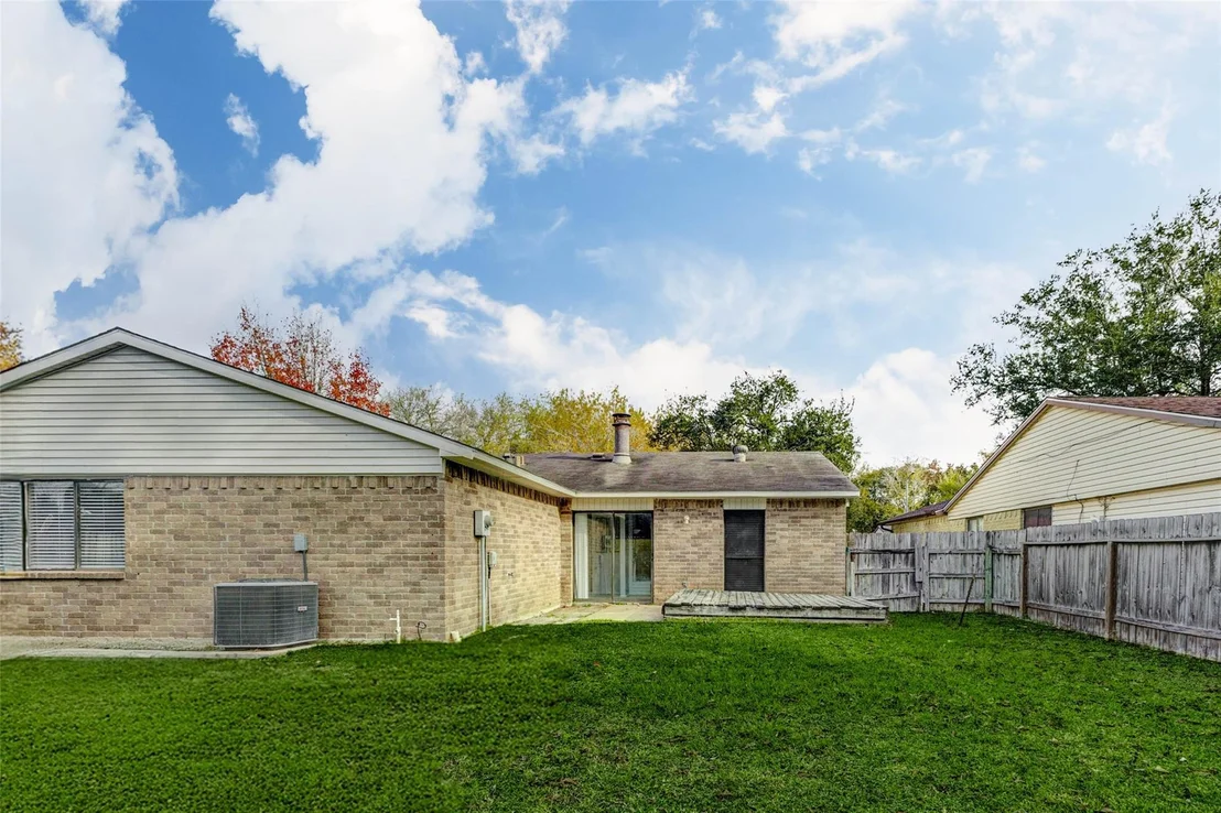 Photo of 6730 Pickett Drive