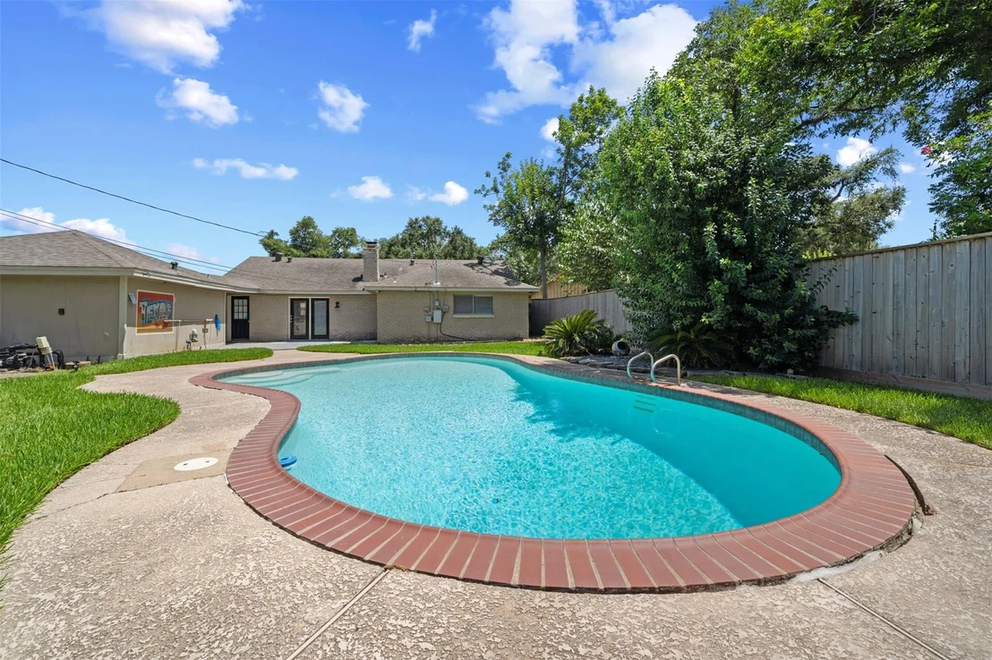 Photo of 5826 Spruce Forest Drive