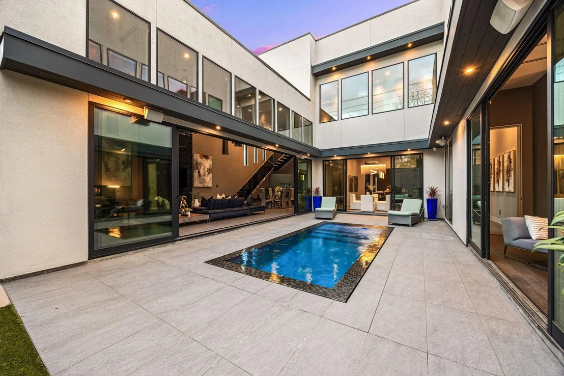 Photo of 2302 Suffolk Drive