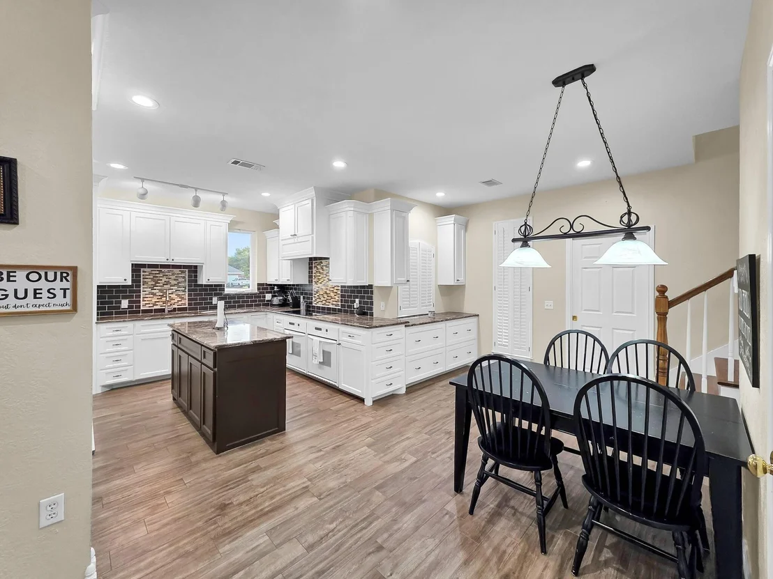 Photo of 520 Meadow Lane