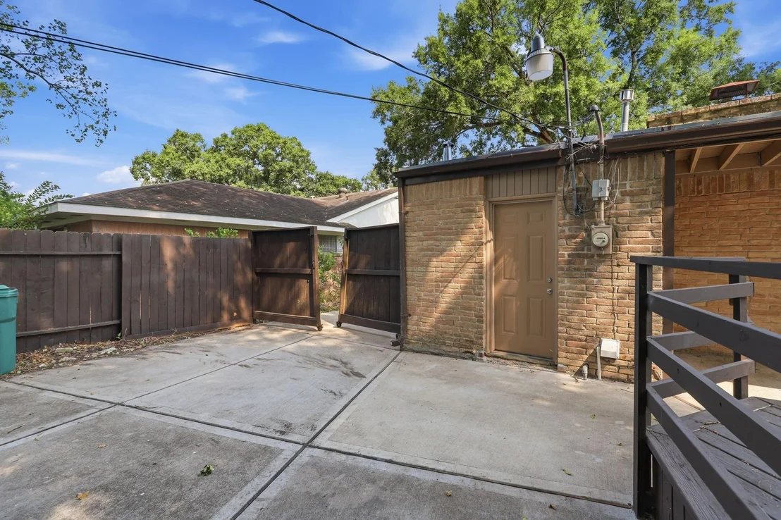 Photo of 5515 Braesvalley Drive
