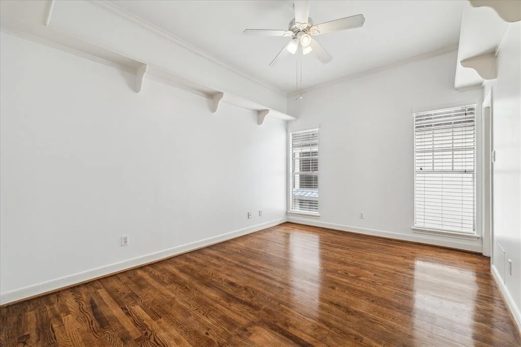 Photo of 3931 Riley Street