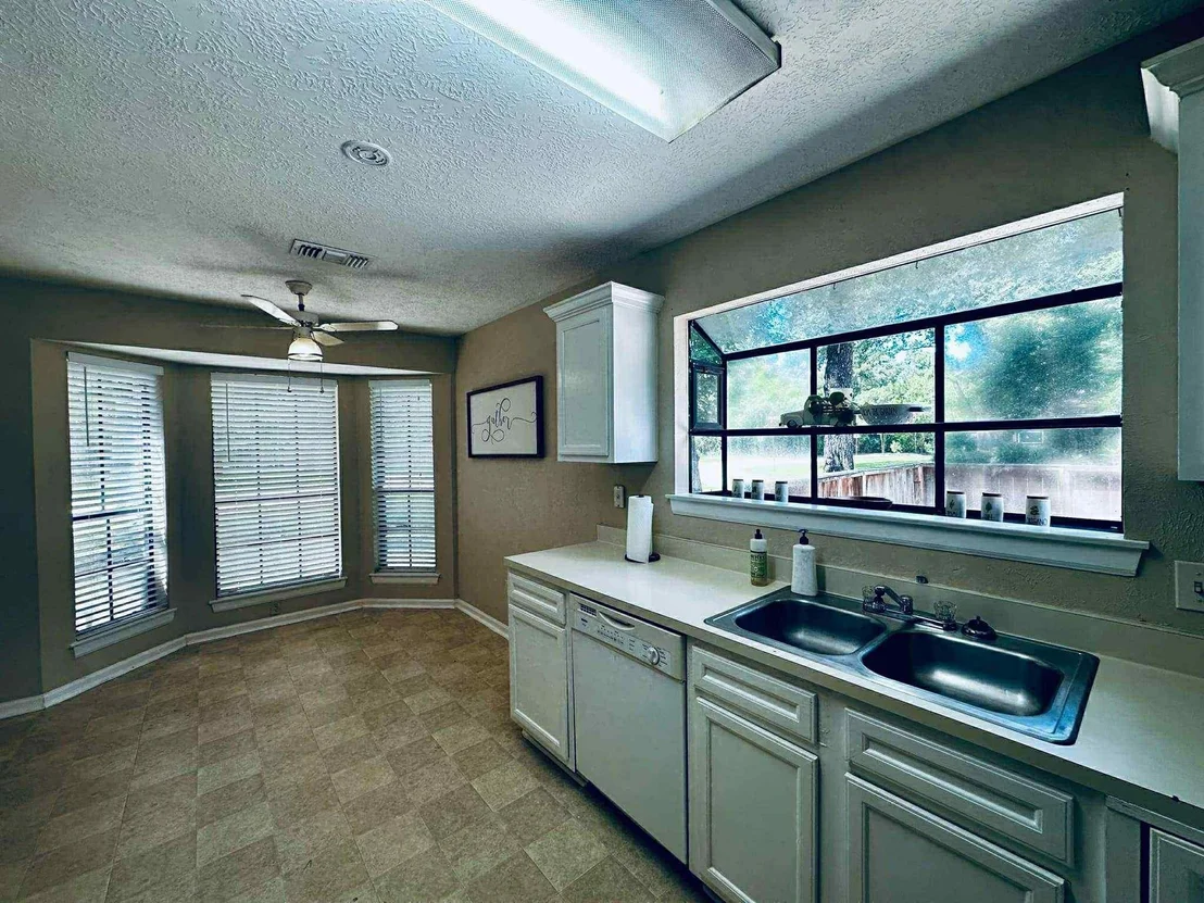 Photo of 78 W High Oaks Circle