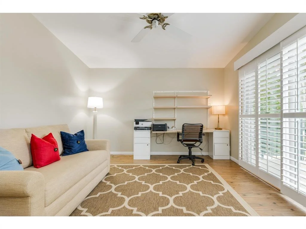Photo of 723 Bermuda