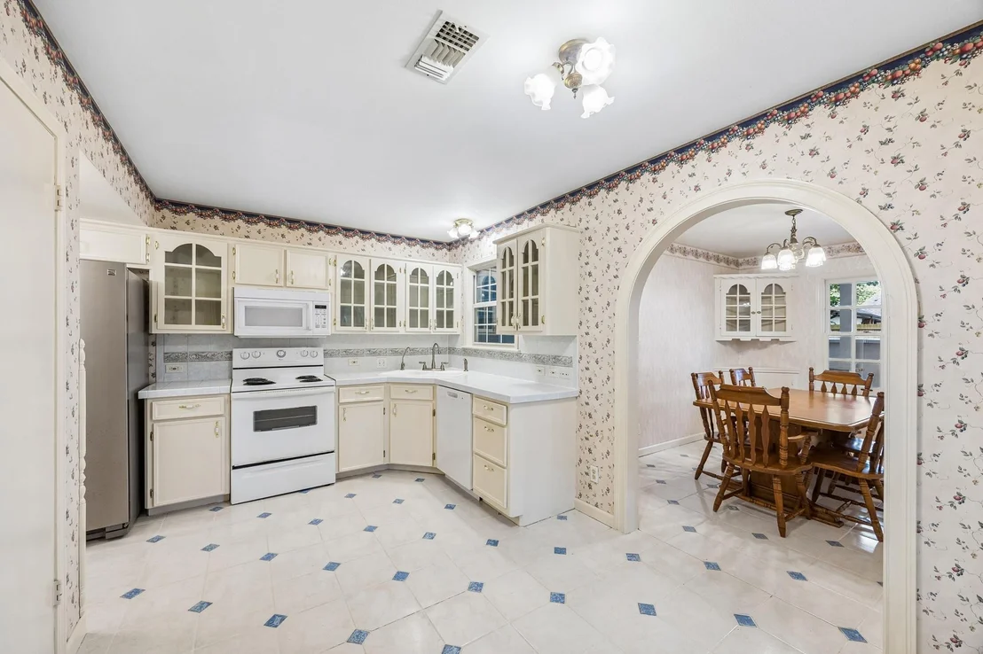 Photo of 1003 Eagle Lake Road