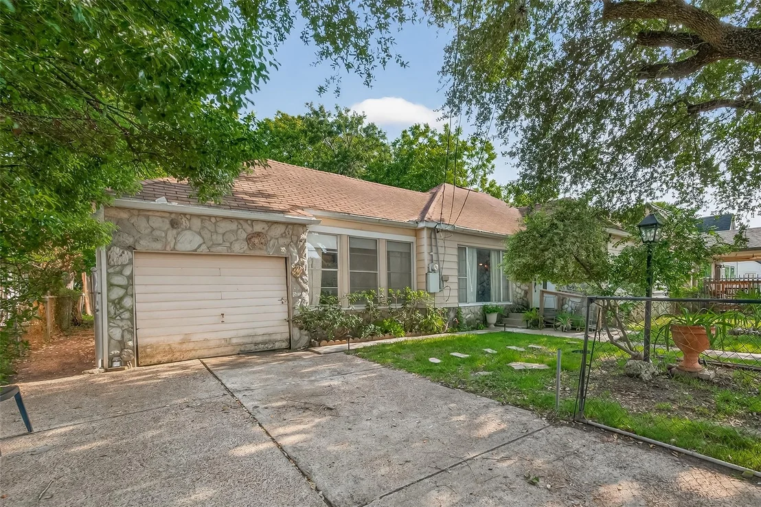 Photo of 5223 Clay Street