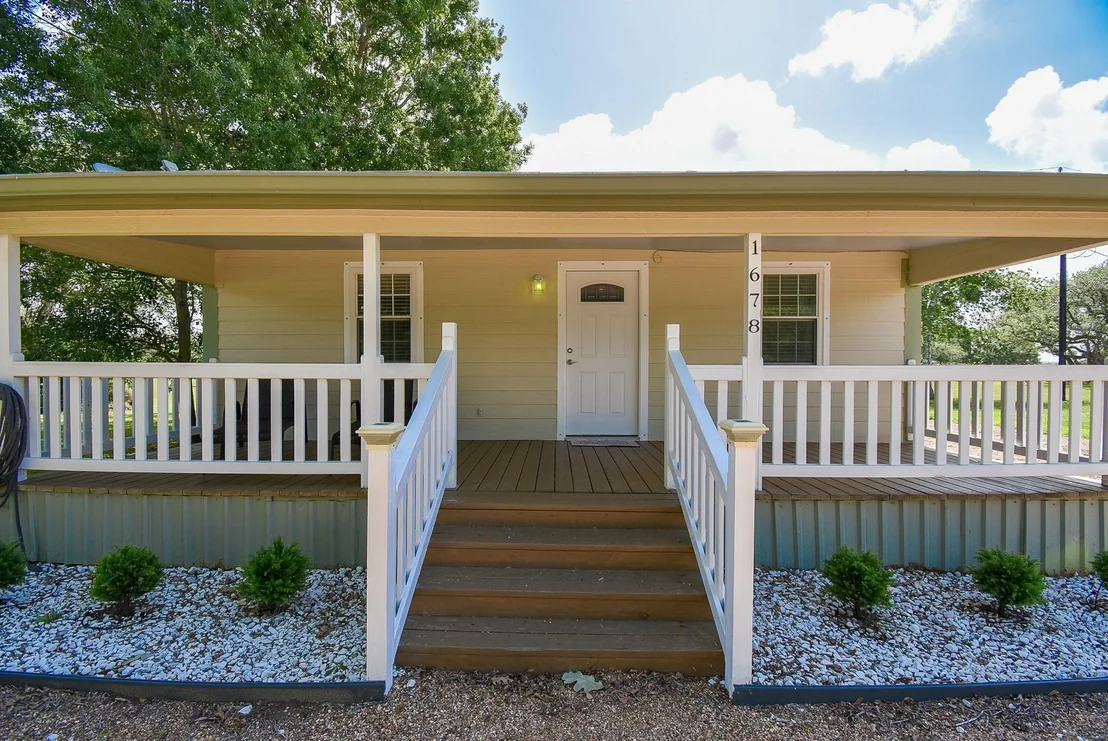 Photo of 1678 Bayview Drive