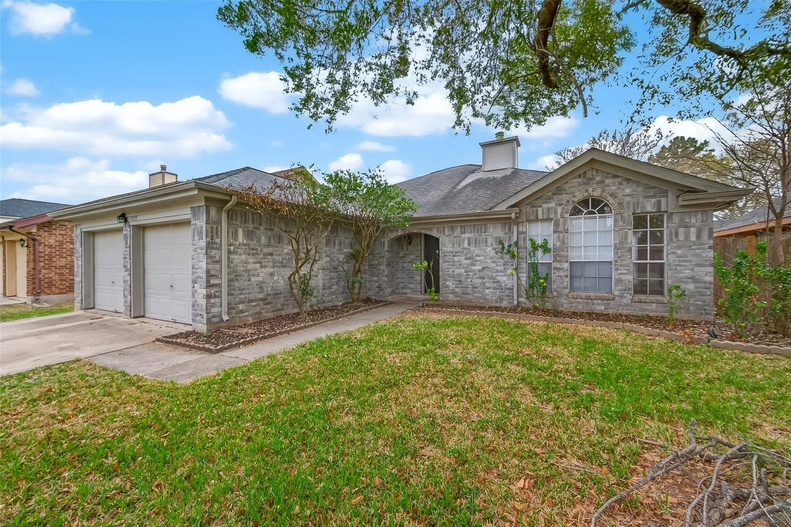 Photo of 17423 Saxon Drive