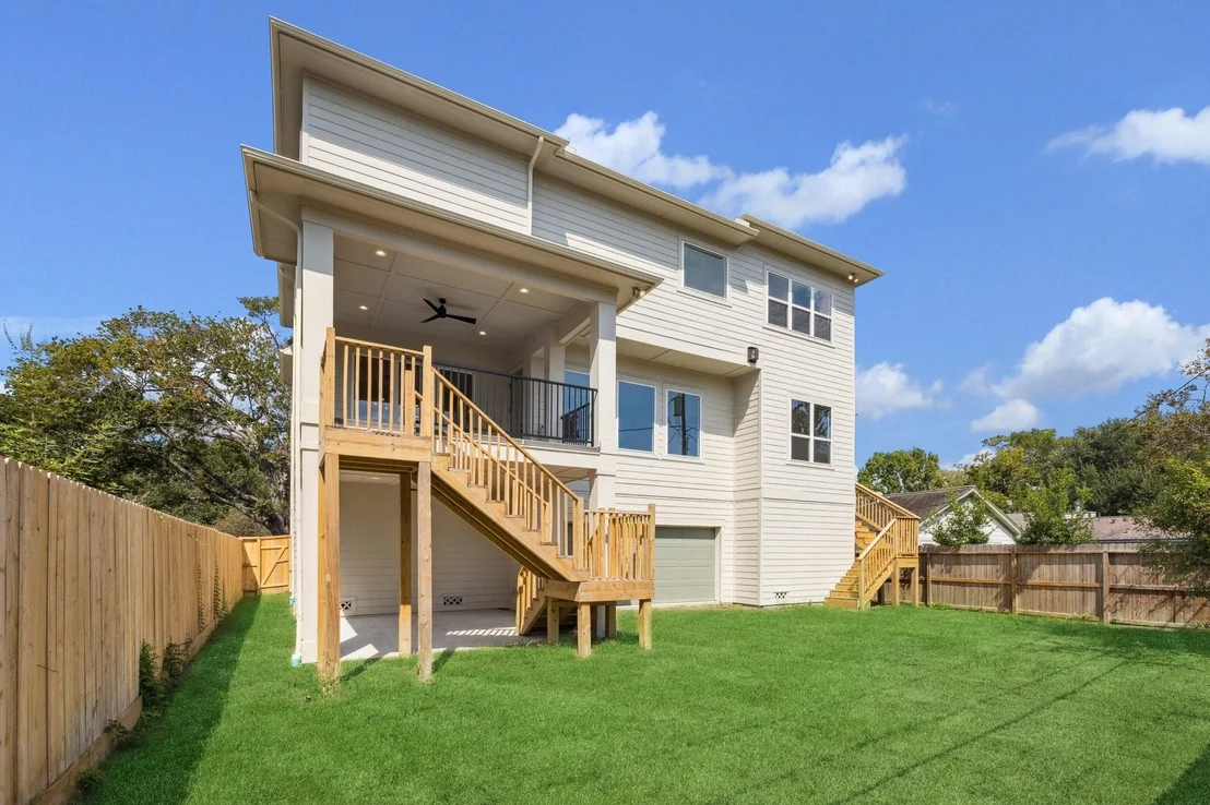 Photo of 2211 Saxon Drive