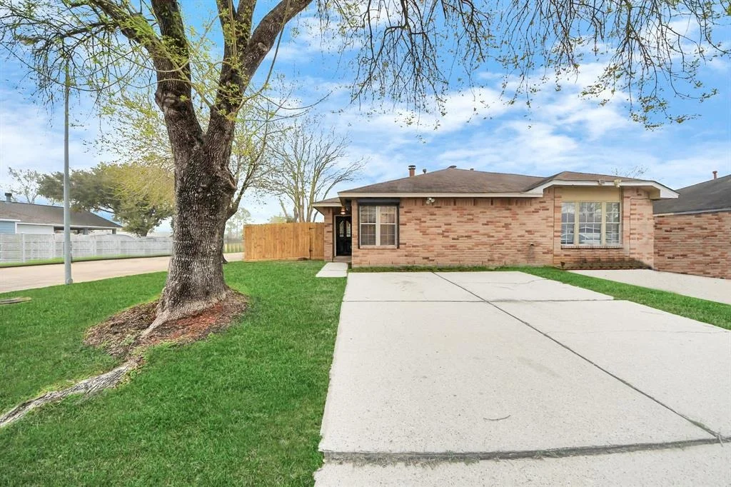Photo of 10046 Rosbrook Drive