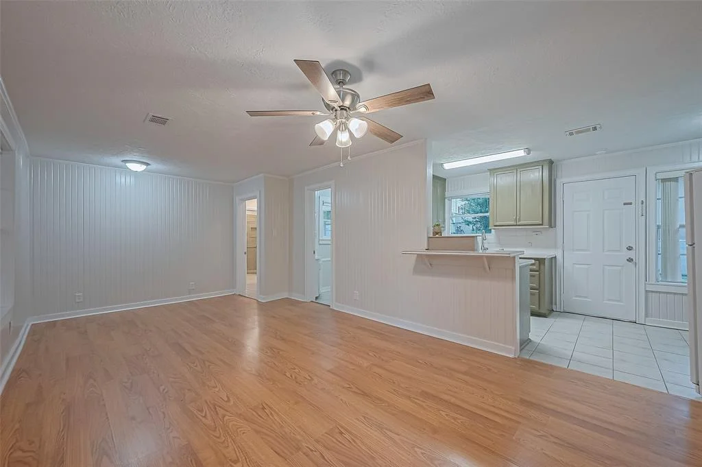 Photo of 1372 W Pine Lake Circle
