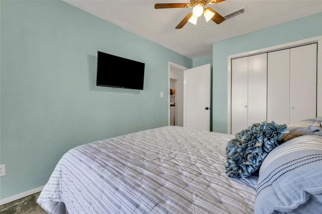 Photo of 101 Harbour Row Drive