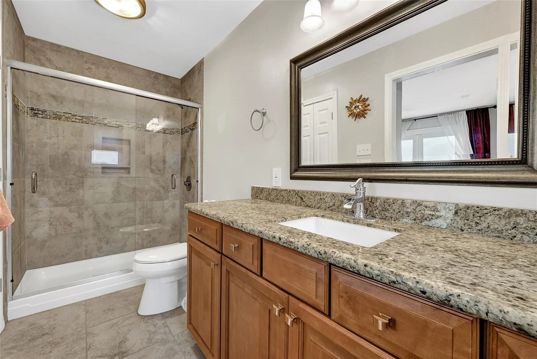Photo of 1547 John Street