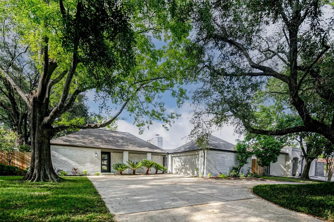 Photo of 11618 Lakeside Place Drive