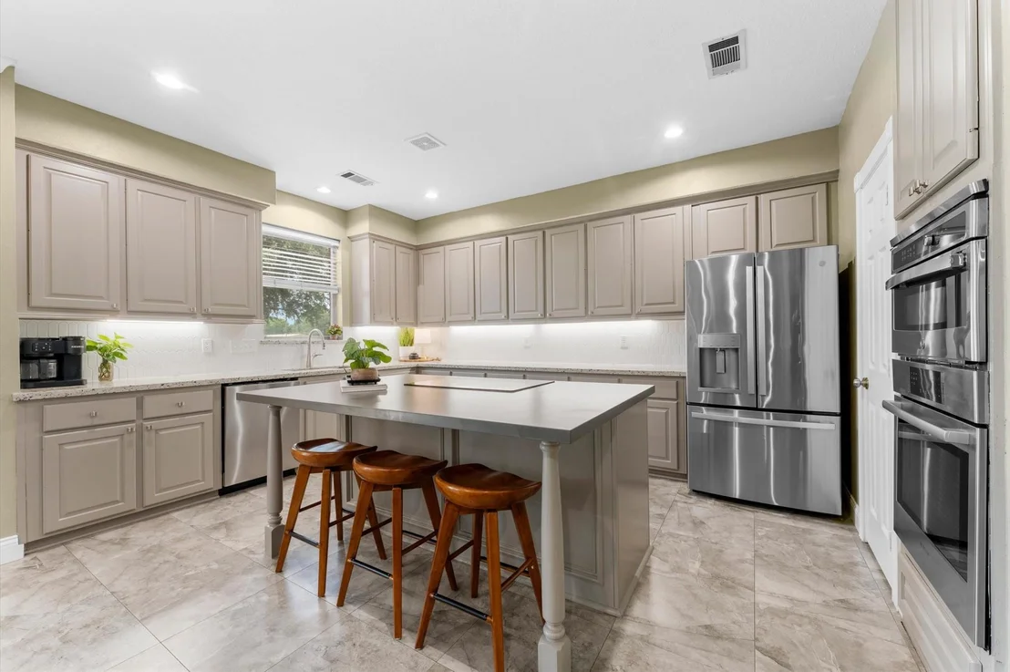 Photo of 33014 Grove Park Drive