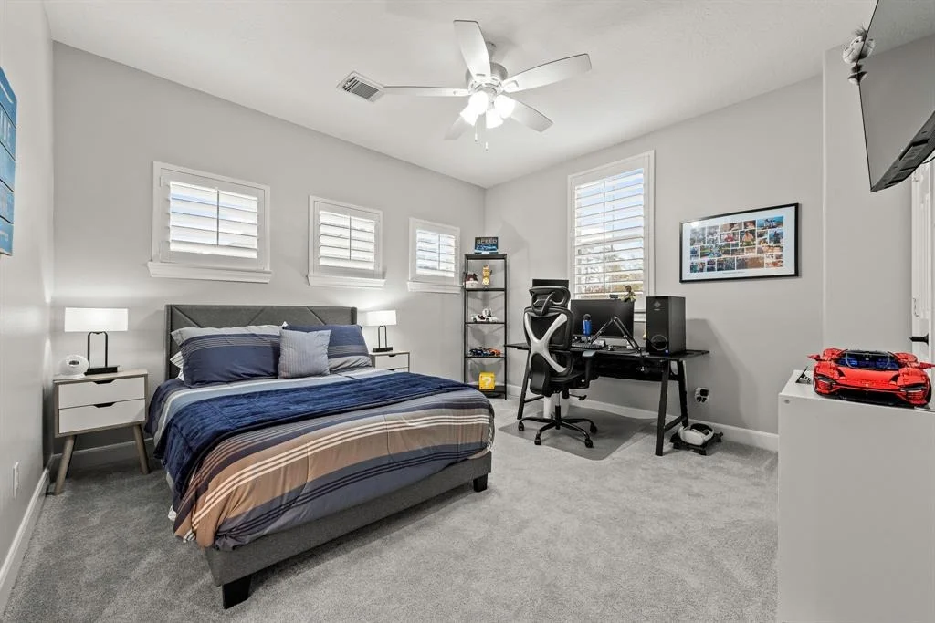Photo of 99 Player Oaks Place