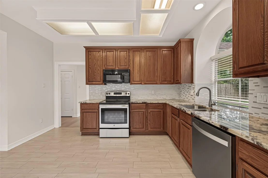 Photo of 14139 Swallowfield Drive