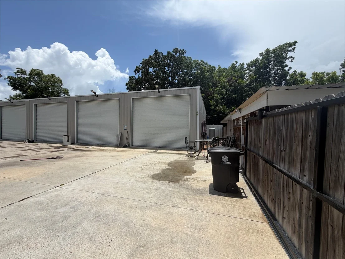 Photo of 9727 Radio Street