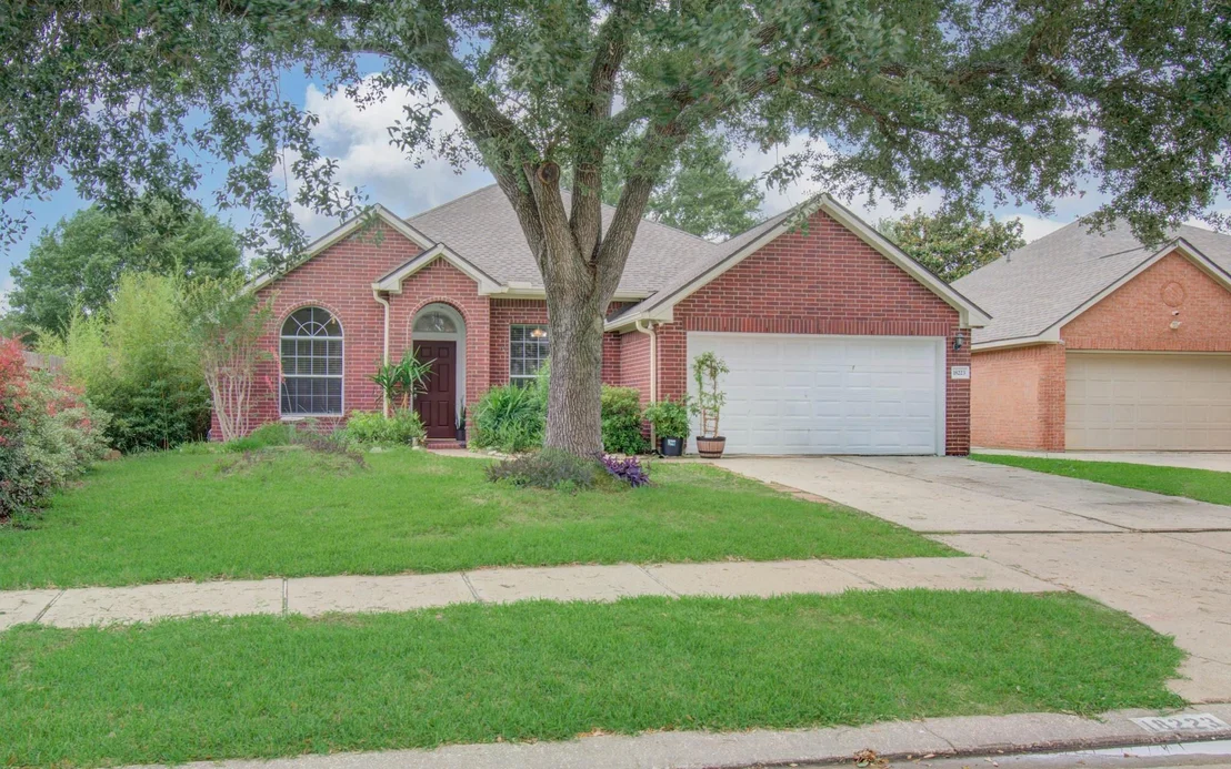 Photo of 18223 Heathridge Lane