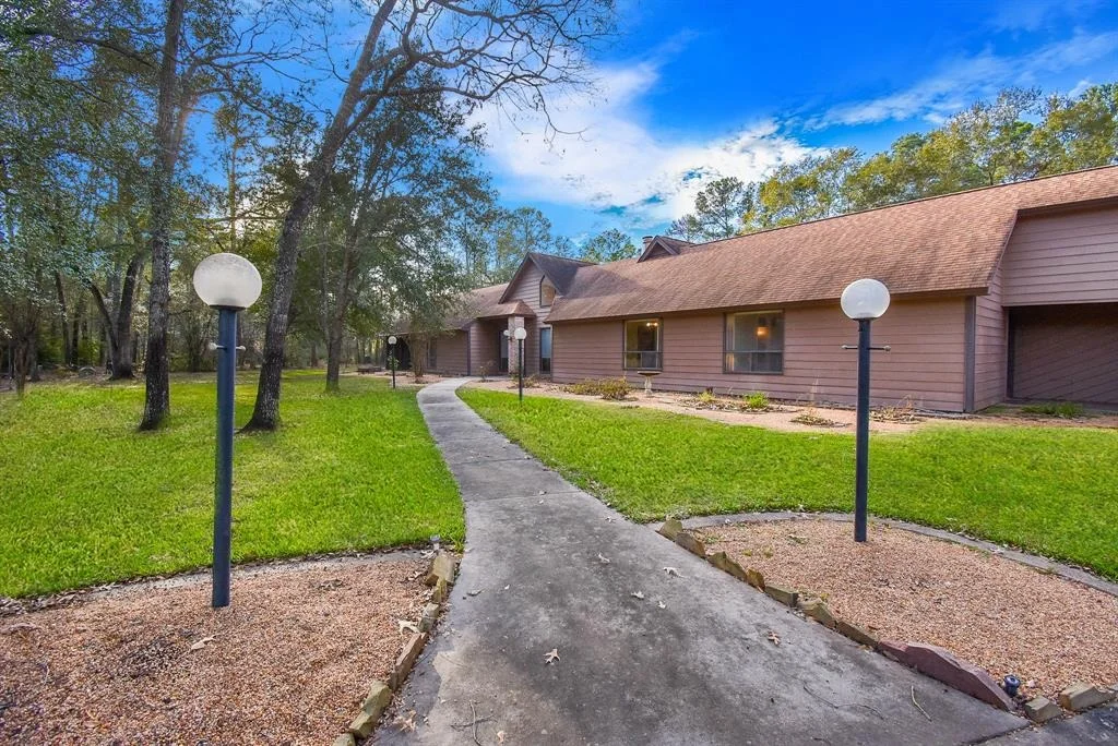 Photo of 13330 Woodside Lane