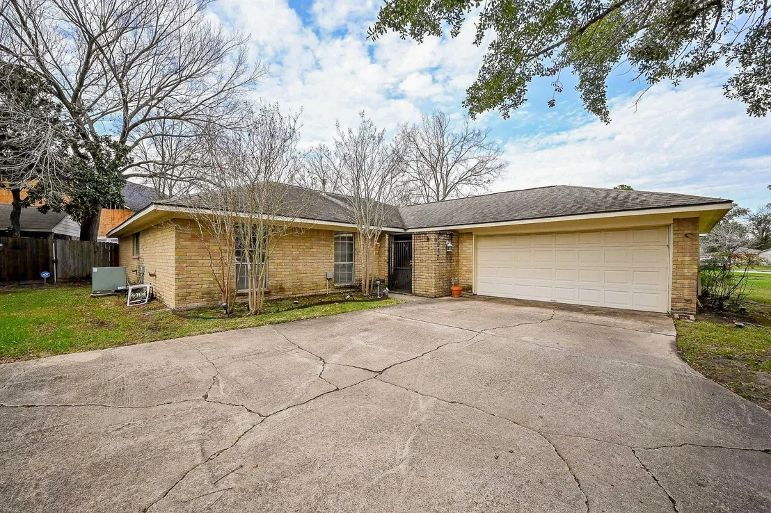Photo of 5007 Whispering Falls Drive