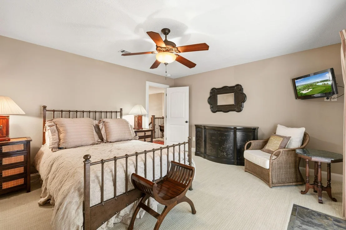 Photo of 130 Lakeside Drive
