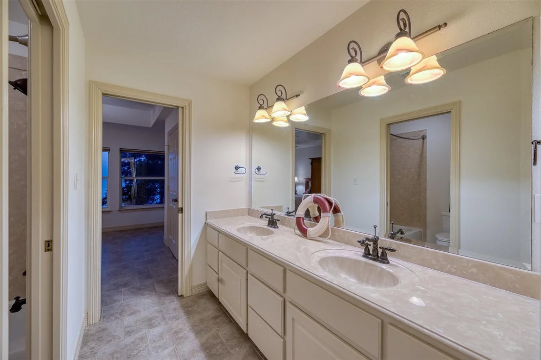 Photo of 371 N Forest Cove Loop