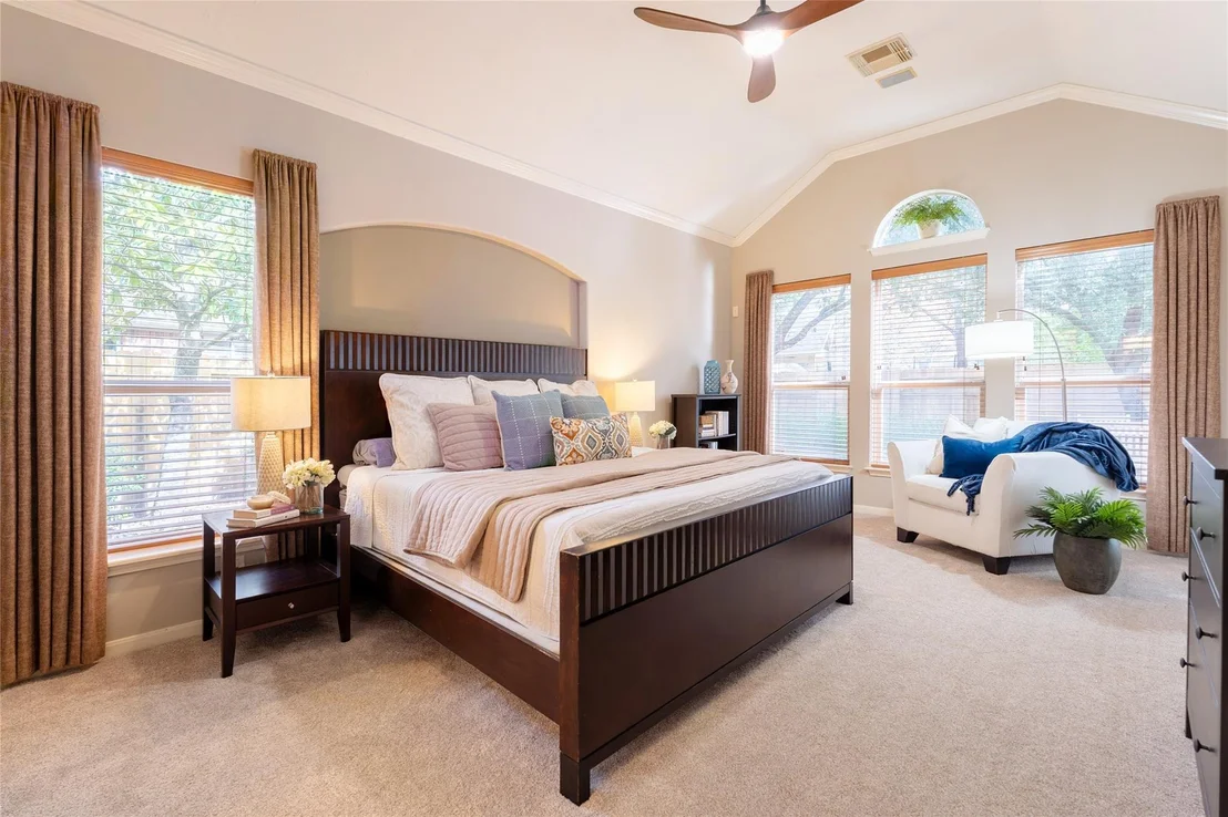 Photo of 150 Goldenvine Court