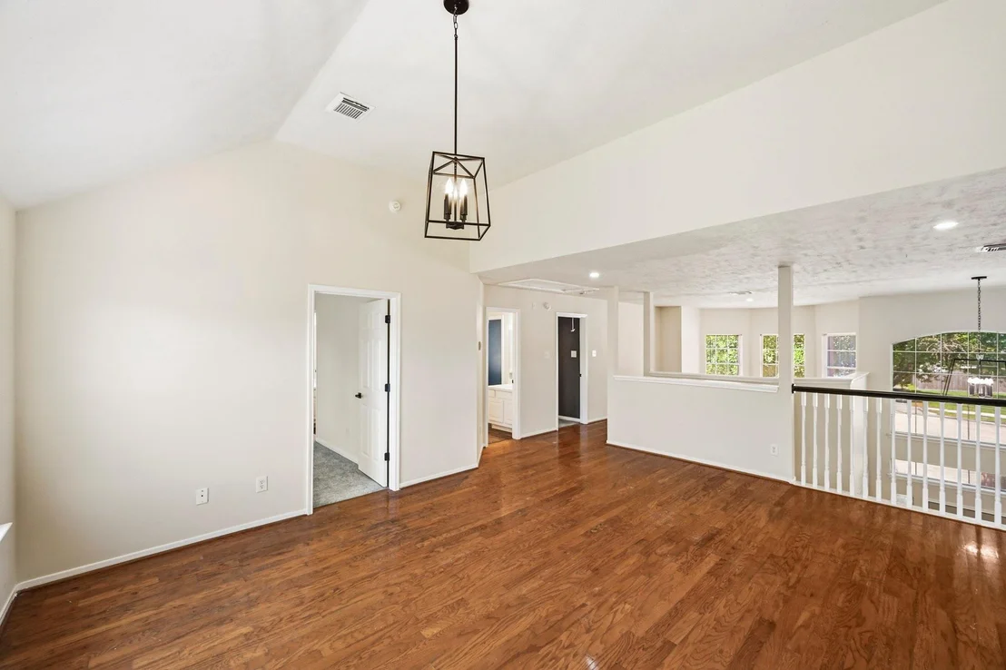 Photo of 215 Crabapple Drive