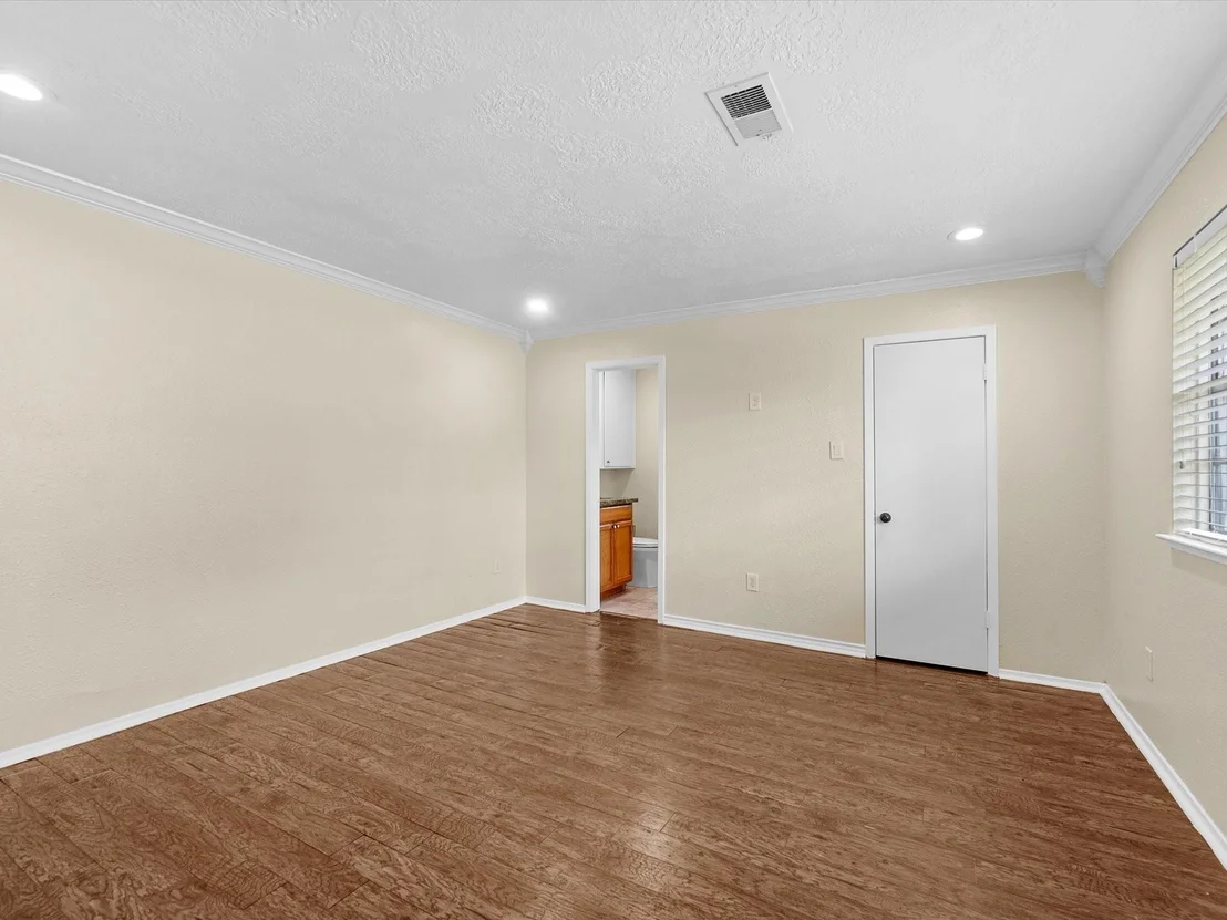 Photo of 13931 Roundstone Lane