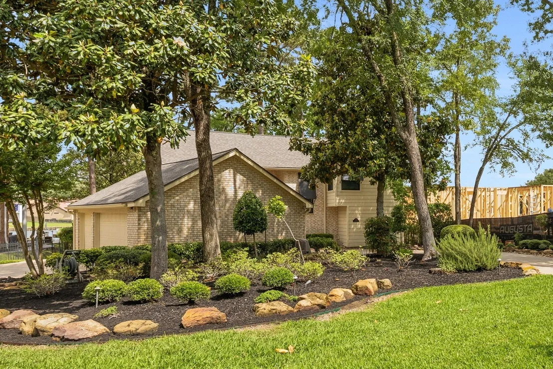 Photo of 130 Lakeside Drive