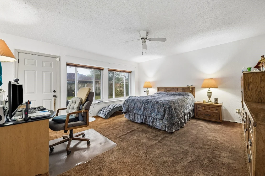 Photo of 9815 Walnut Glen Drive