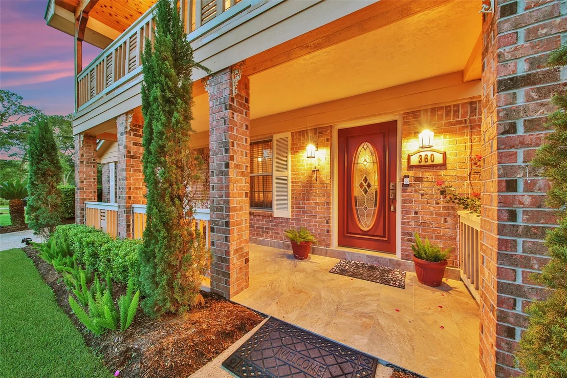 Photo of 360 Hollyglenn Street