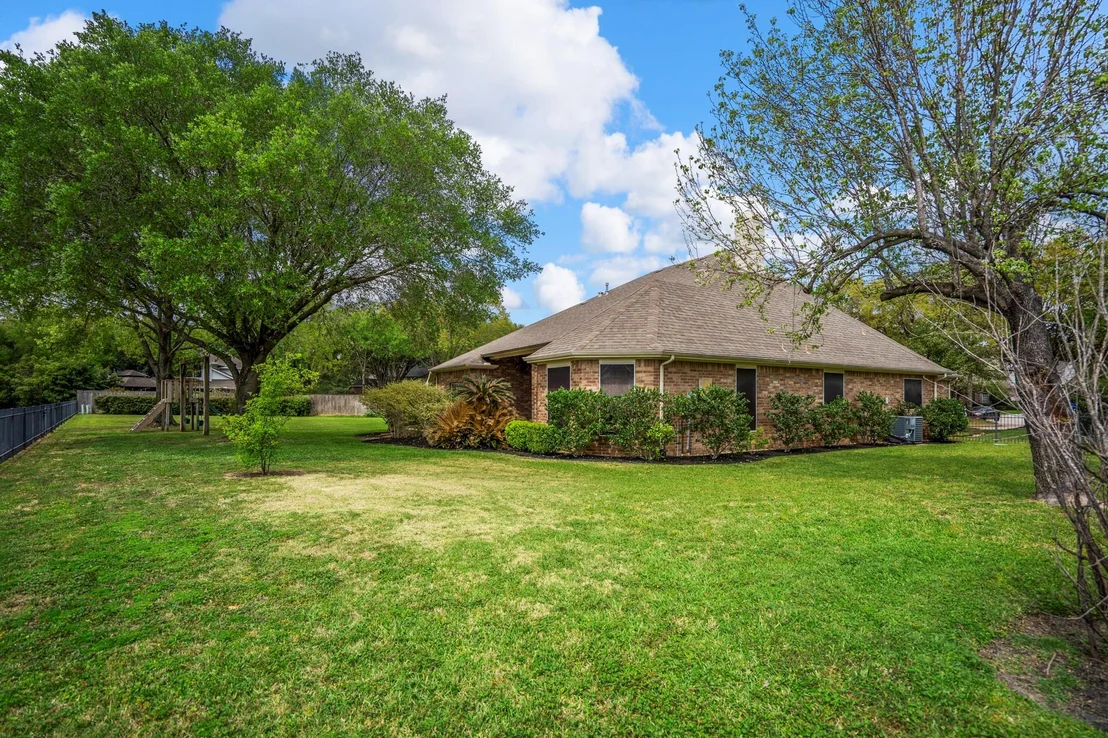 Photo of 5810 Sequoia Trace Court