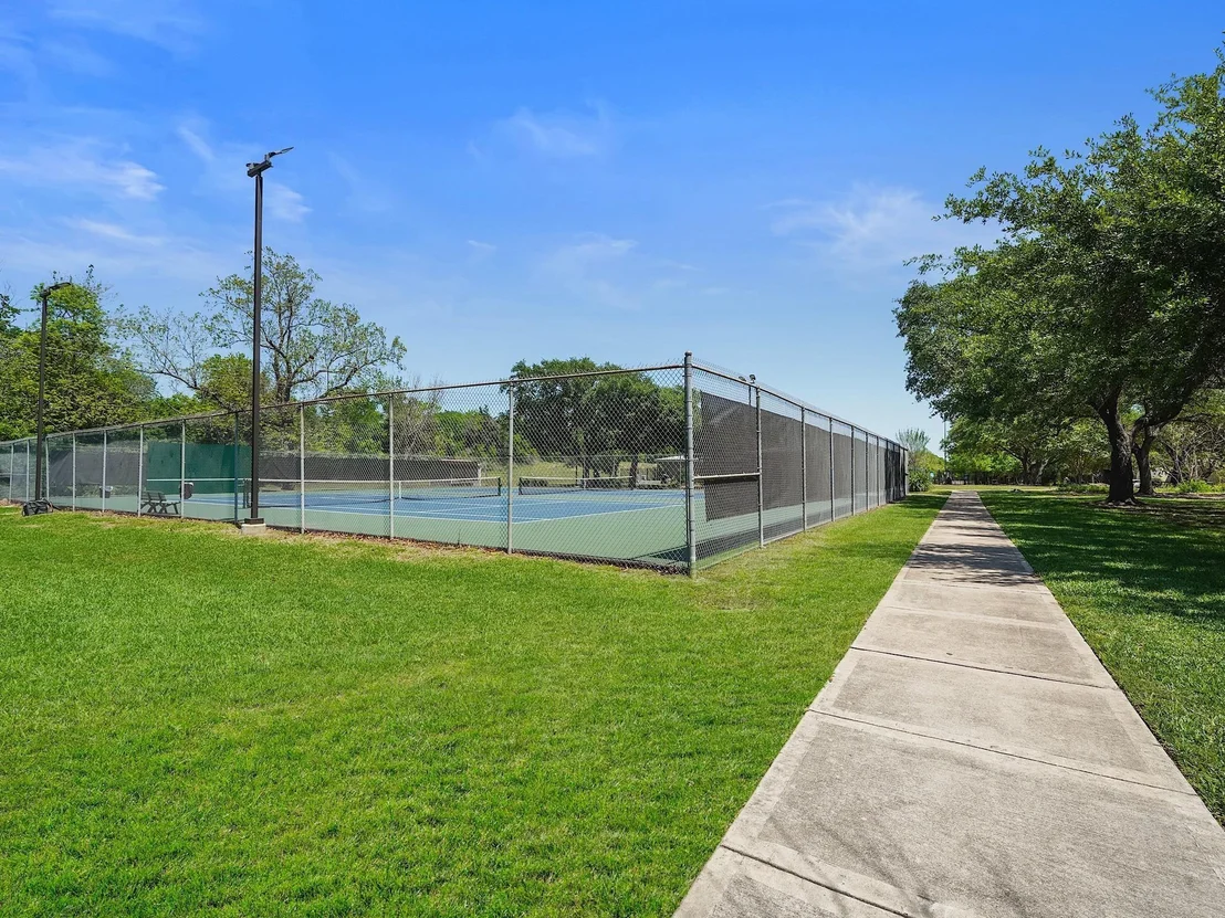 Photo of 910 Enclave Parkway