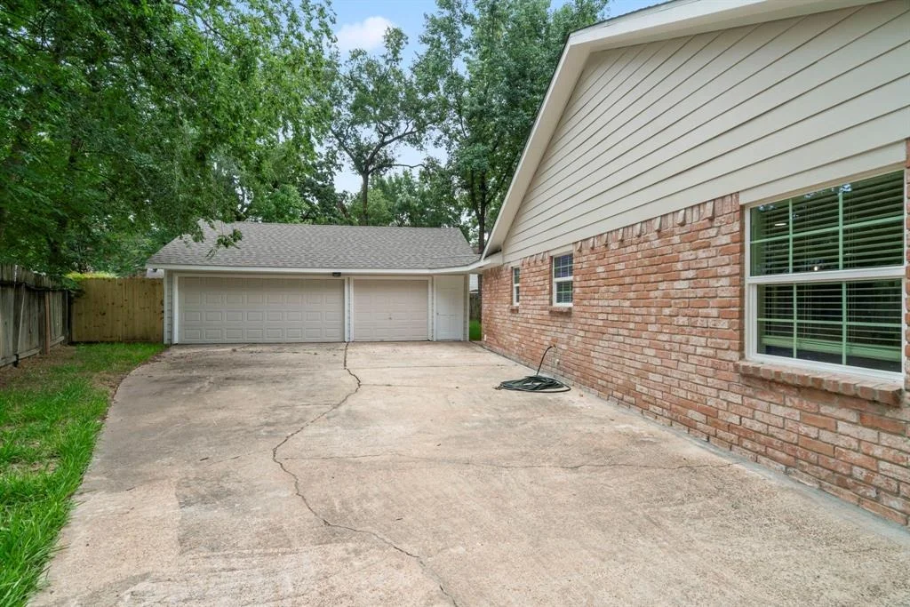 Photo of 8215 Twining Oaks Lane