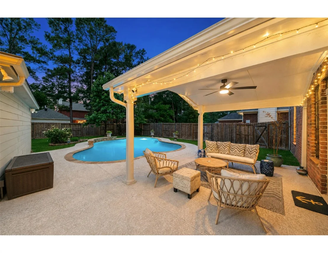 Photo of 84 E Stony End Place