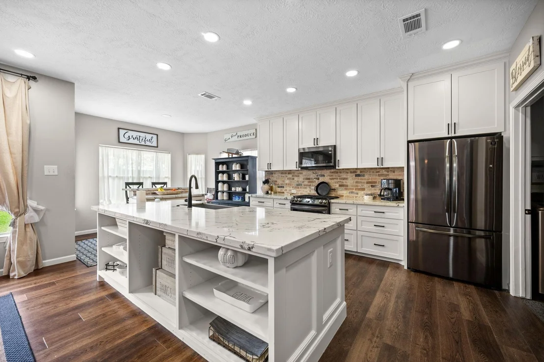 Photo of 814 Legend Spring Drive