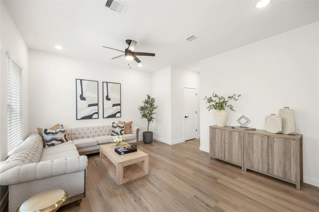 Photo of 11619 Waldemar Drive