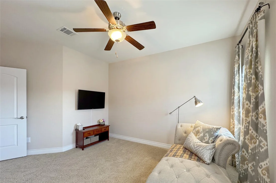 Photo of 121 Silverstone Lane