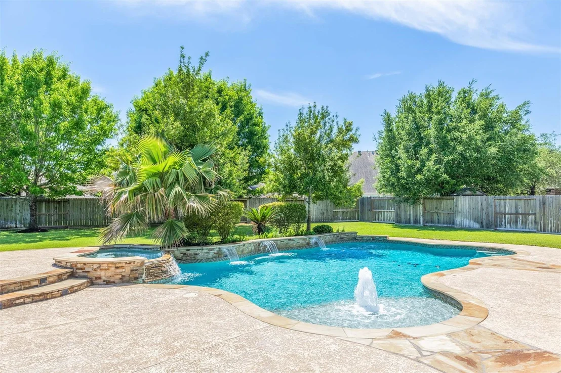 Photo of 28003 Nobbe Hollow Drive