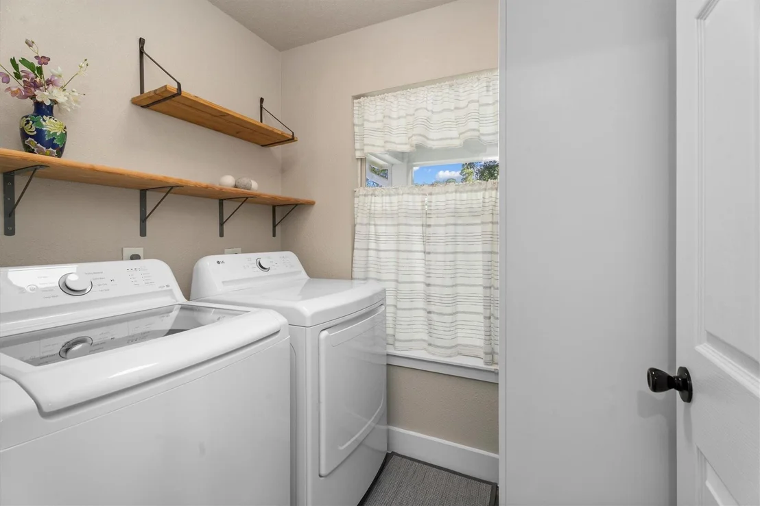 Photo of 1512 Glen Oaks Drive