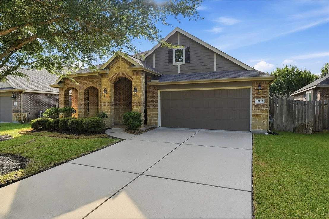 Photo of 13739 Slate Mountain Lane