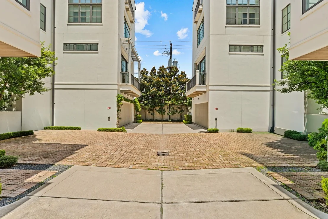 Photo of 2328 Bissonnet Street