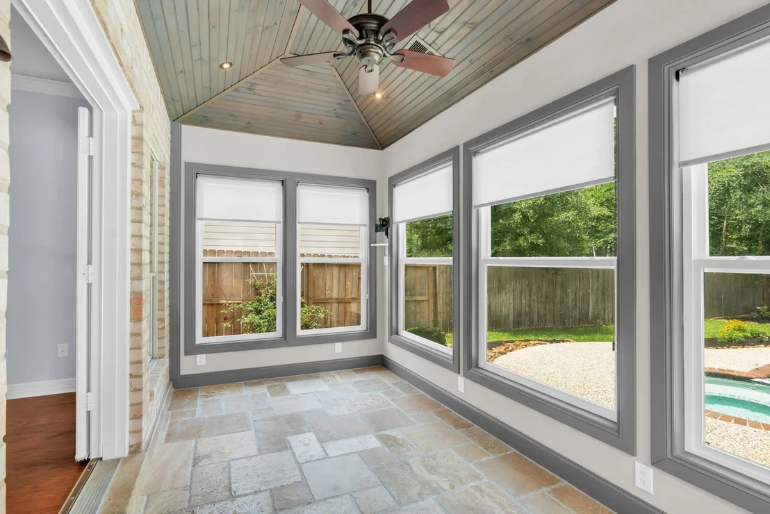 Photo of 142 W Shadowpoint Circle