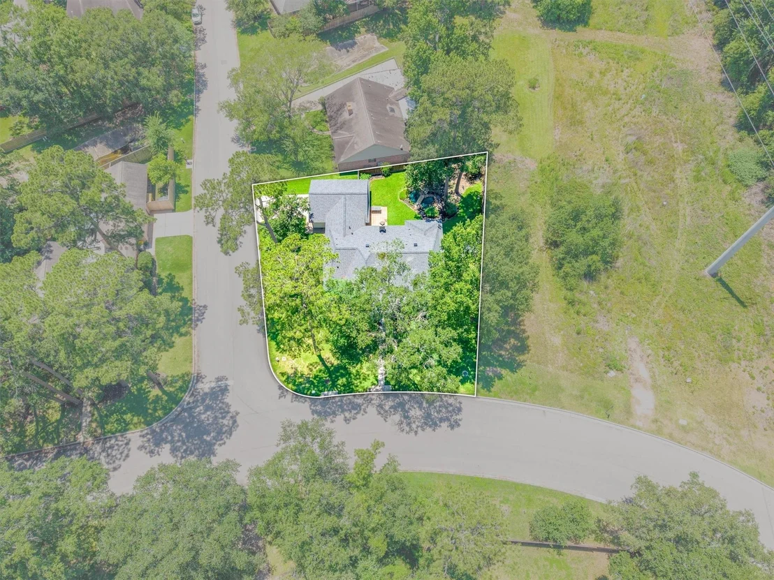Photo of 826 N Rivershire Drive
