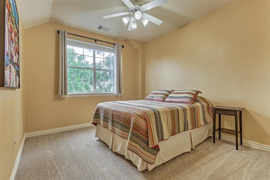 Photo of 11 N French Oaks Circle