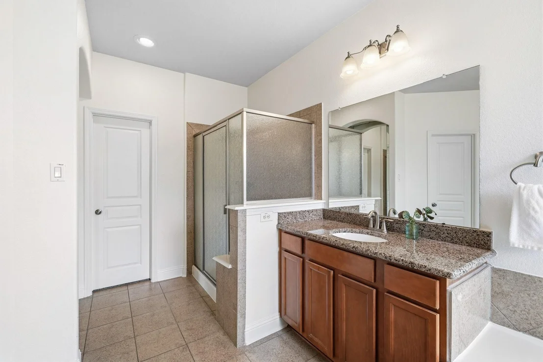 Photo of 17610 Strackfield Lane