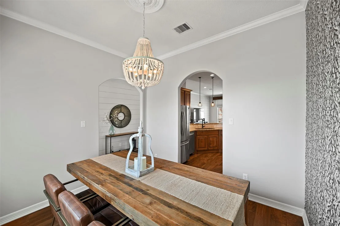 Photo of 5649 Pioneer Trail
