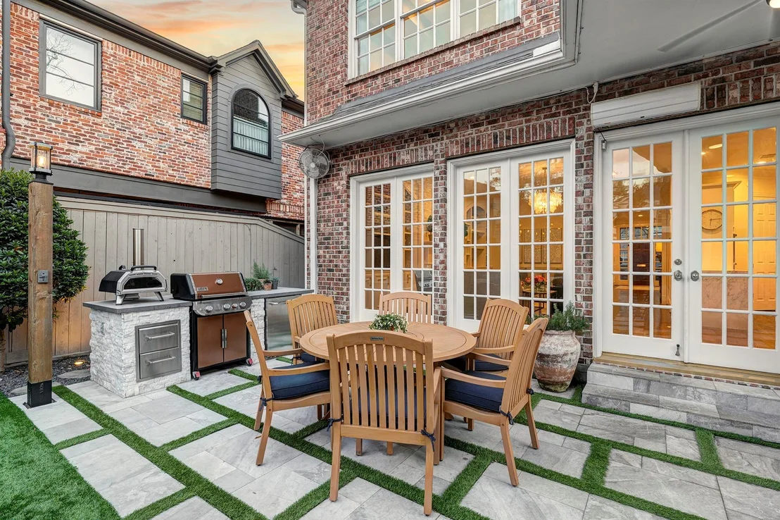 Photo of 4028 Riley Street